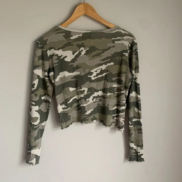 NWT ANTHROPOLOGIE CHASER GREEN CAMO TEE - Picture 4 of 7